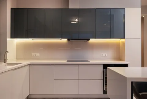 Wide overview of the complete kitchen layout